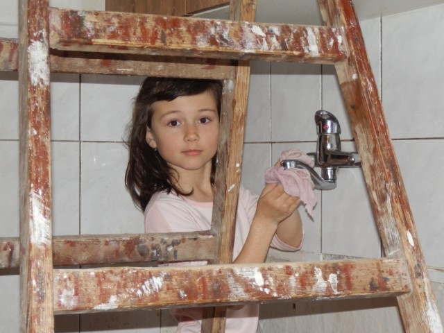 Eliška pomáhá!